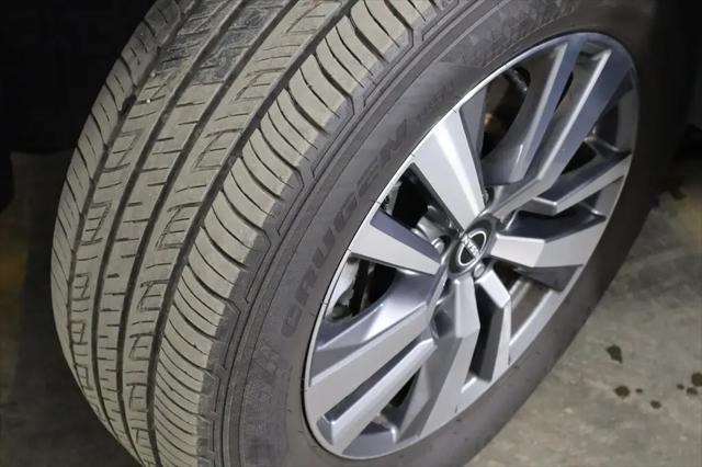 2024 Nissan Pathfinder SL FWD