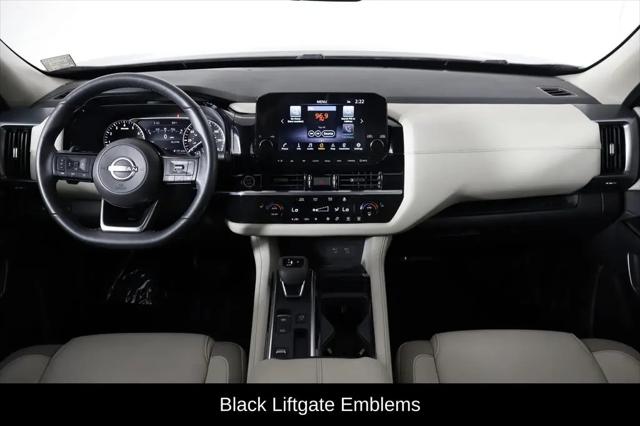 2024 Nissan Pathfinder SL FWD
