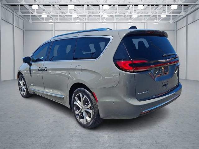 2025 Chrysler Pacifica Pinnacle AWD