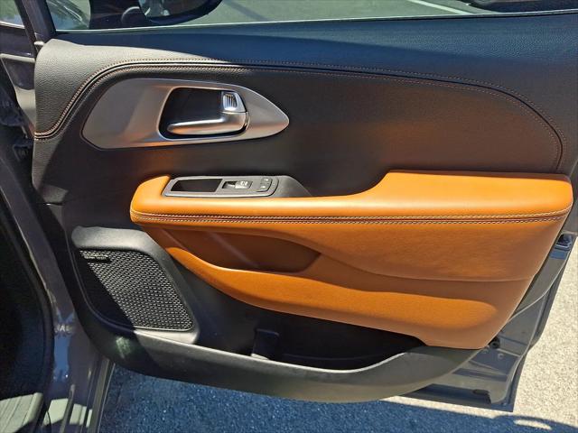 2025 Chrysler Pacifica Pinnacle AWD