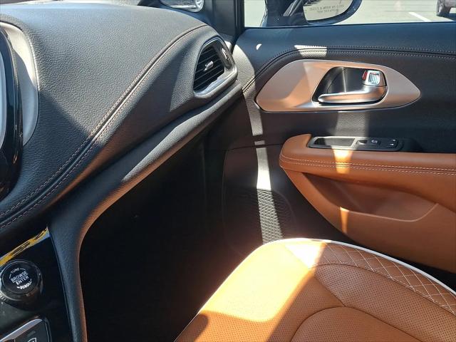 2025 Chrysler Pacifica Pinnacle AWD