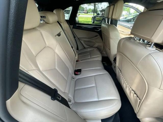 2020 Porsche Macan Macan
