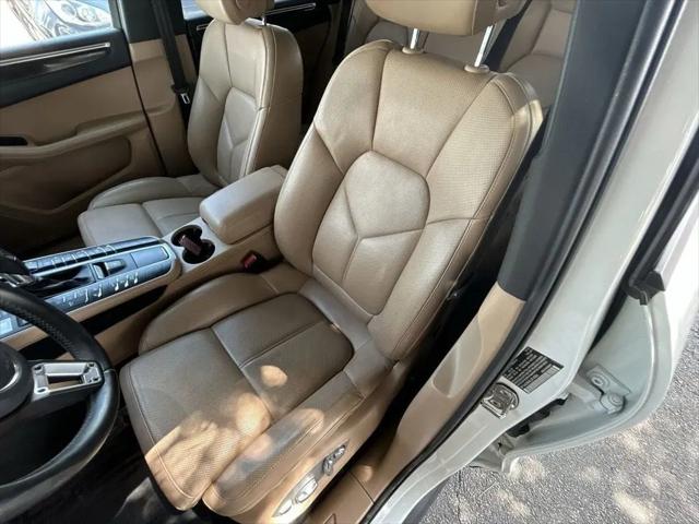 2020 Porsche Macan Macan