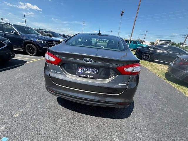 2016 Ford Fusion SE