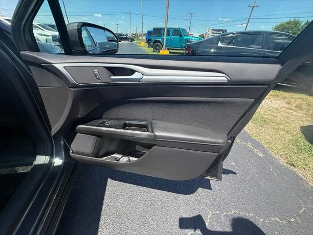 2016 Ford Fusion SE
