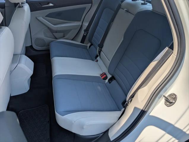 2025 Volkswagen Jetta 1.5T SE