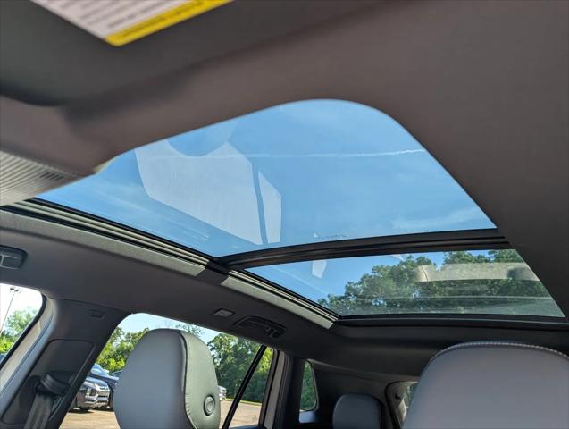 2025 Volkswagen Tiguan 2.0T SE R-Line Black
