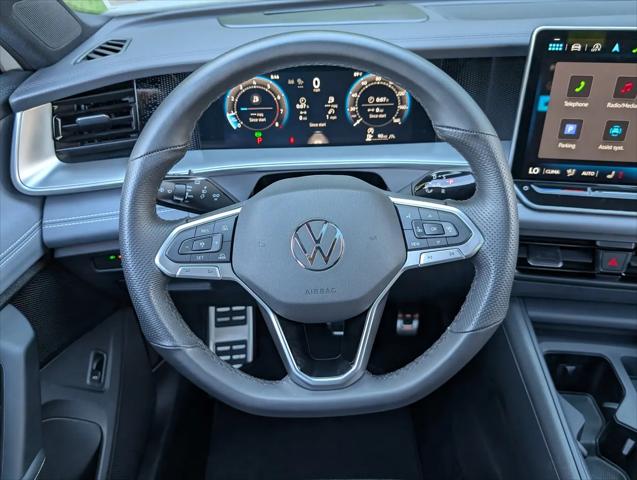 2025 Volkswagen Tiguan 2.0T SE R-Line Black