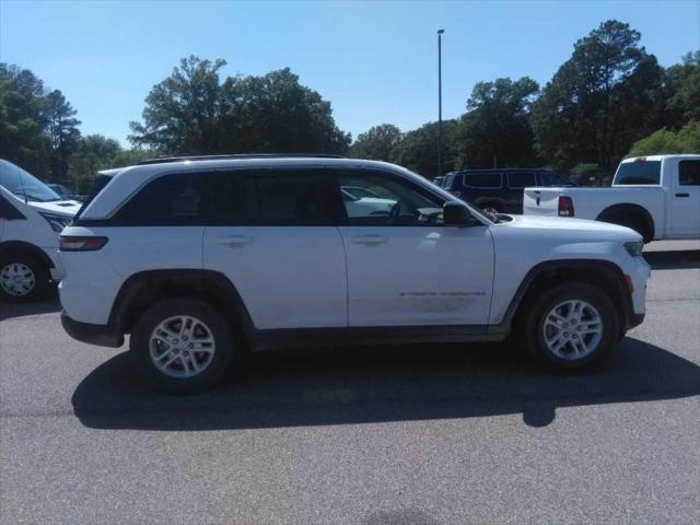2023 Jeep Grand Cherokee Laredo 4x4