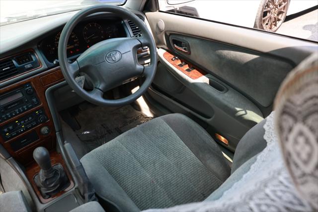 2000 Toyota Van Unknown