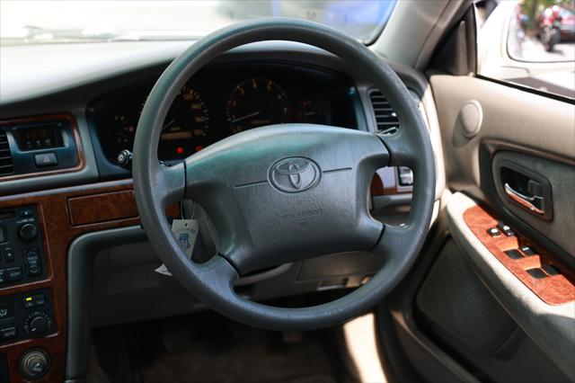 2000 Toyota Van Unknown