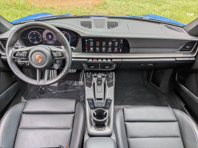 2025 Porsche 911 Carrera