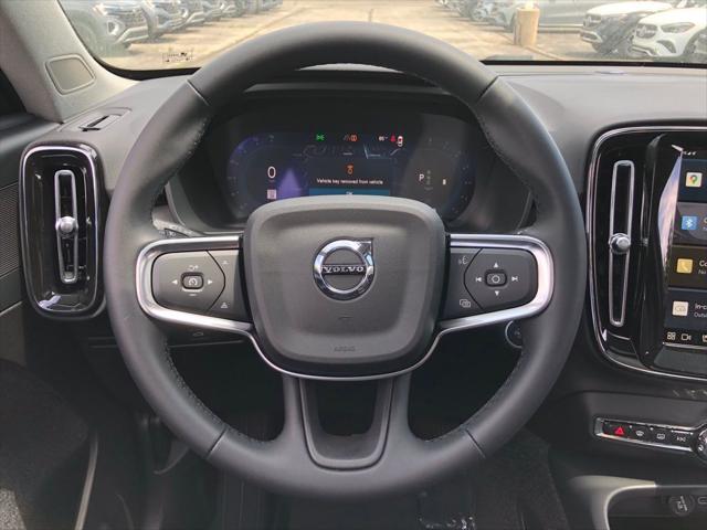 2025 Volvo XC40 B5 Plus Dark Theme