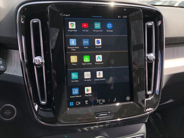 2025 Volvo XC40 B5 Plus Dark Theme
