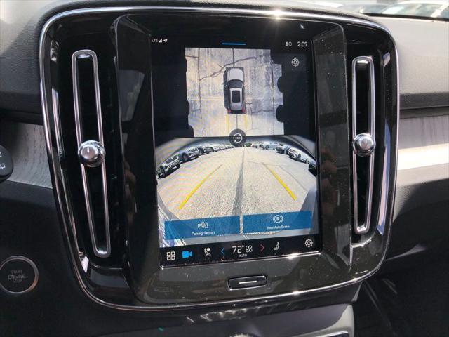 2025 Volvo XC40 B5 Plus Dark Theme