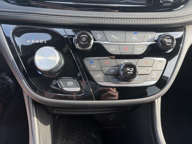 2027 Chrysler Pacifica Limited