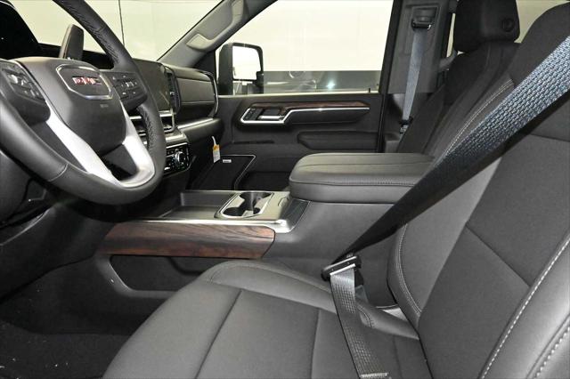 2026 GMC Sierra 2500HD Crew Cab, Standard Bed, SLT, 4WD