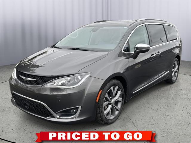 2017 Chrysler Pacifica Limited for sale in Topeka, KS