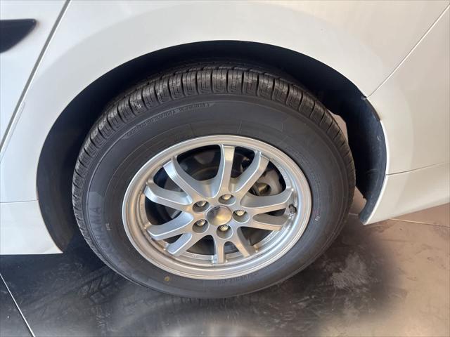 2016 Toyota Prius Three