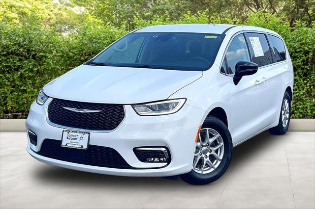 2024 Chrysler Pacifica Touring L for sale in GLASSBORO, NJ