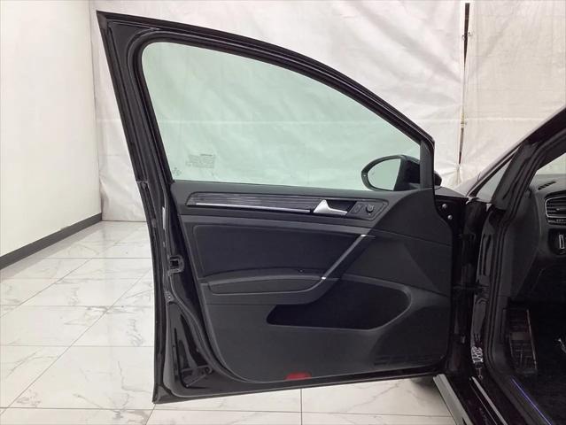 2019 Volkswagen Golf R 2.0T w/DCC & Navigation