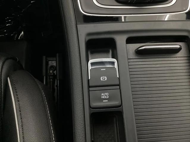 2019 Volkswagen Golf R 2.0T w/DCC & Navigation