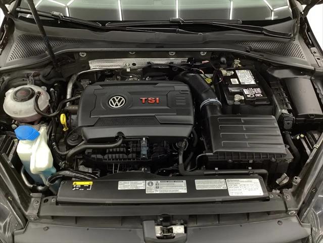 2019 Volkswagen Golf R 2.0T w/DCC & Navigation