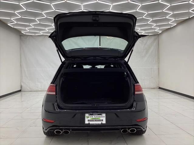 2019 Volkswagen Golf R 2.0T w/DCC & Navigation