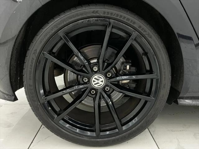 2019 Volkswagen Golf R 2.0T w/DCC & Navigation