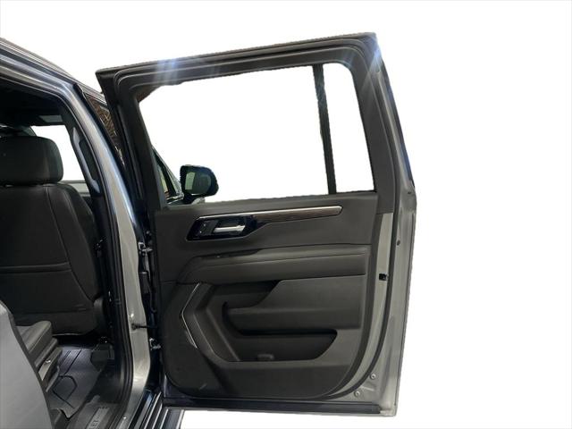 2026 Chevrolet Suburban LT, 4WD
