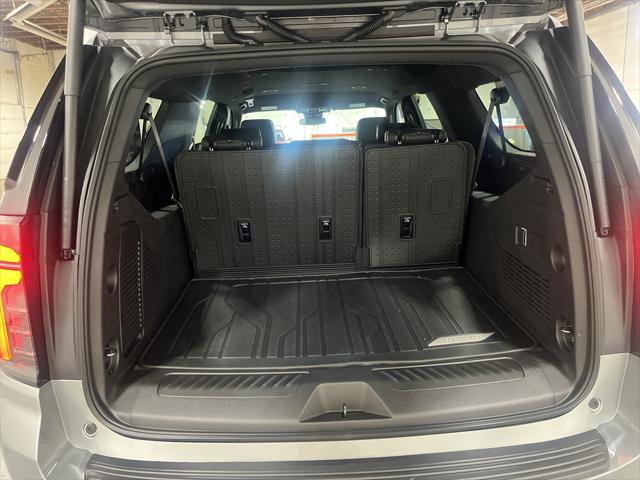 2026 Chevrolet Suburban LT, 4WD