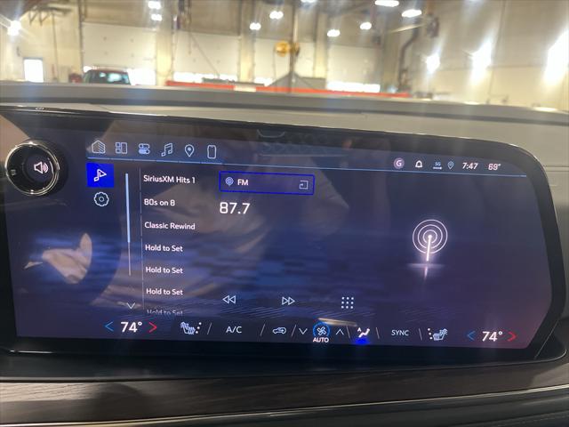 2026 Chevrolet Suburban LT, 4WD