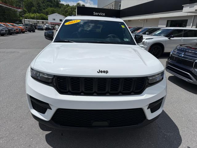 2025 Jeep Grand Cherokee Altitude 4x4 for sale in PRINCETON, WV