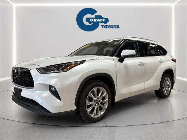 2023 Toyota Highlander Limited for sale in Burns Harbor, IN