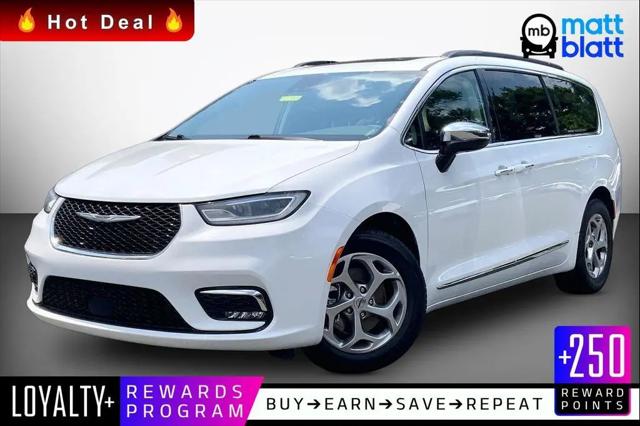 2023 Chrysler Pacifica Limited for sale in Toms River, NJ