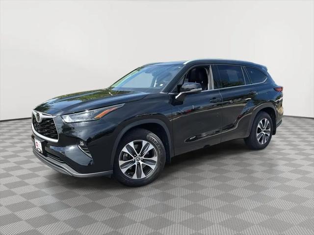 2022 Toyota Highlander XLE for sale in Madison, WI