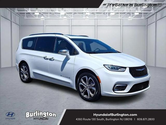 2022 Chrysler Pacifica Pinnacle AWD for sale in Burlington, NJ