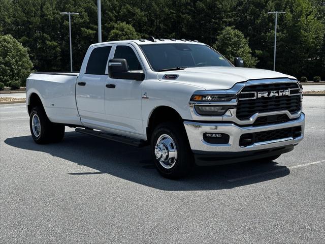 2026 RAM Ram 3500 RAM 3500 TRADESMAN CREW CAB 4X4 8 BOX