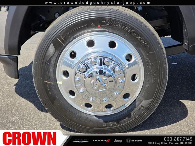 2026 RAM 5500 Chassis RAM 5500 TRADESMAN CHASSIS CREW CAB 4X4 84 CA