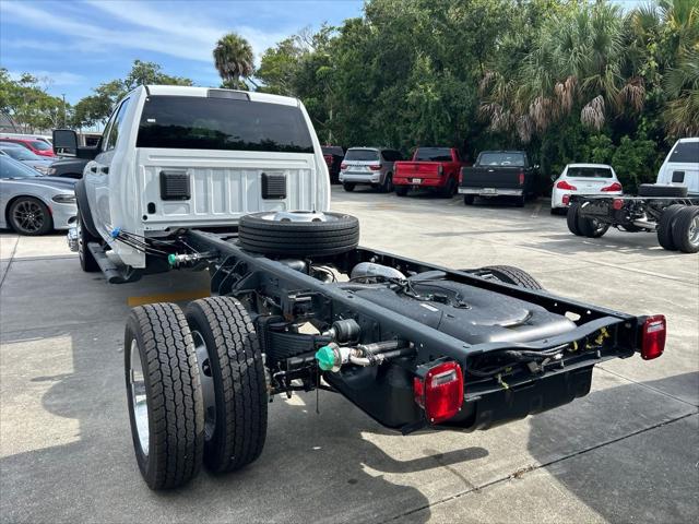2026 RAM 5500 Chassis RAM 5500 TRADESMAN CHASSIS CREW CAB 4X4 84 CA