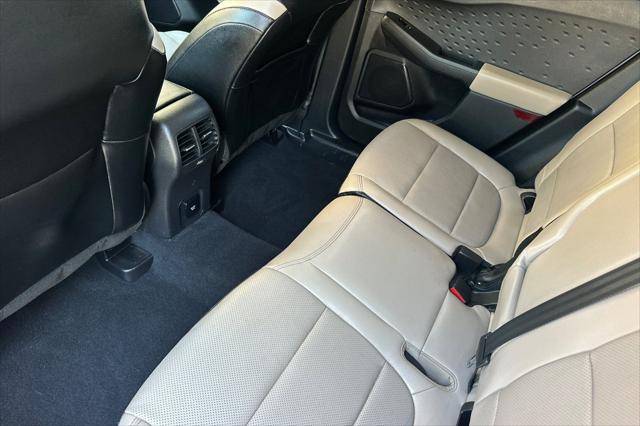 2020 Ford Escape Titanium Hybrid