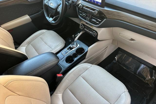 2020 Ford Escape Titanium Hybrid
