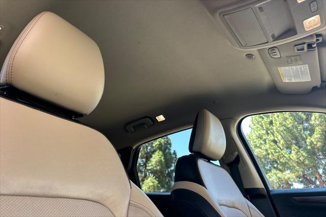 2020 Ford Escape Titanium Hybrid