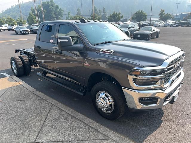 2026 RAM 3500 Chassis RAM 3500 TRADESMAN CREW CAB CHASSIS 4X4 60 CA