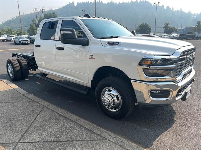 2026 RAM 3500 Chassis RAM 3500 TRADESMAN CREW CAB CHASSIS 4X4 60 CA 2026 RAM 3500 Chassis RAM 3500 TRADESMAN CREW CAB CHASSIS 4X4 60 CA
