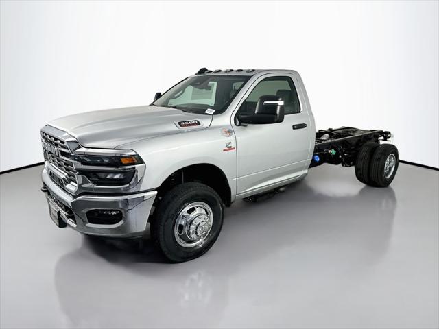 2026 RAM Ram 3500 Chassis Cab RAM 3500 TRADESMAN CHASSIS REGULAR CAB 4X2 84 CA