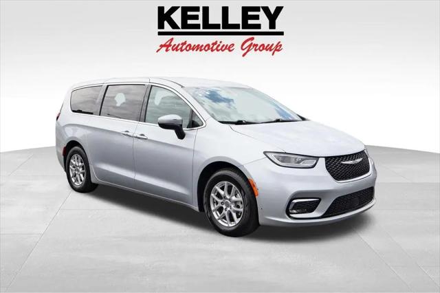 2023 Chrysler Pacifica Touring for sale in Bartow, FL