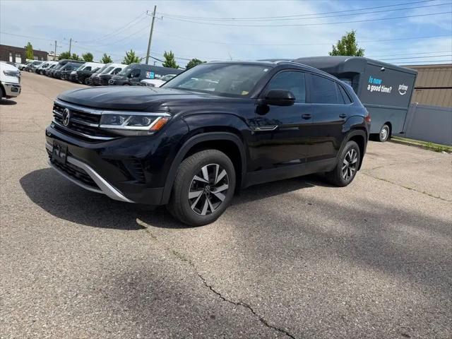2022 Volkswagen Atlas Cross Sport 2.0T SE for sale in Farmington Hills, MI
