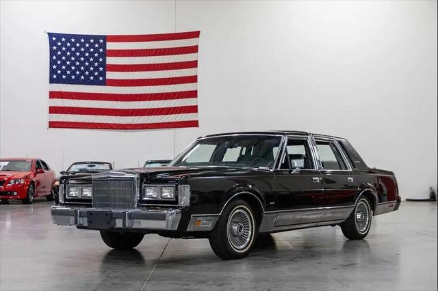 1988 Lincoln Town Car Signature for sale in Grand Rapids, MI