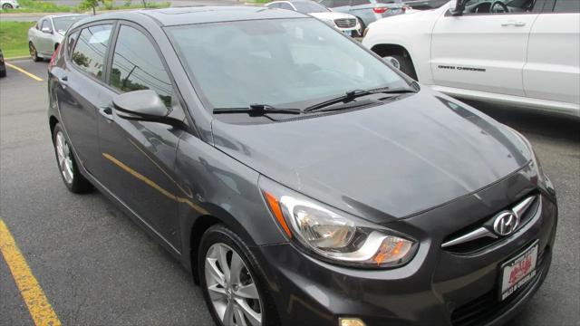 2013 Hyundai Accent SE for sale in Northbrook, IL